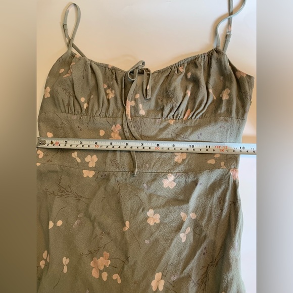 Wilfred
Bellow Mini Dress the color is a gorgeous muted green and pale pink SZ 8 - Picture 14 of 15